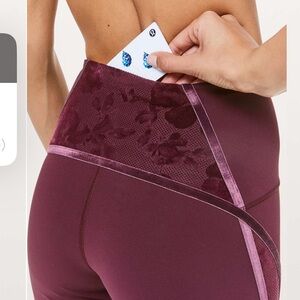 Lululemon Wunder Under High-Rise Tight* Flocked
28" dark adobe